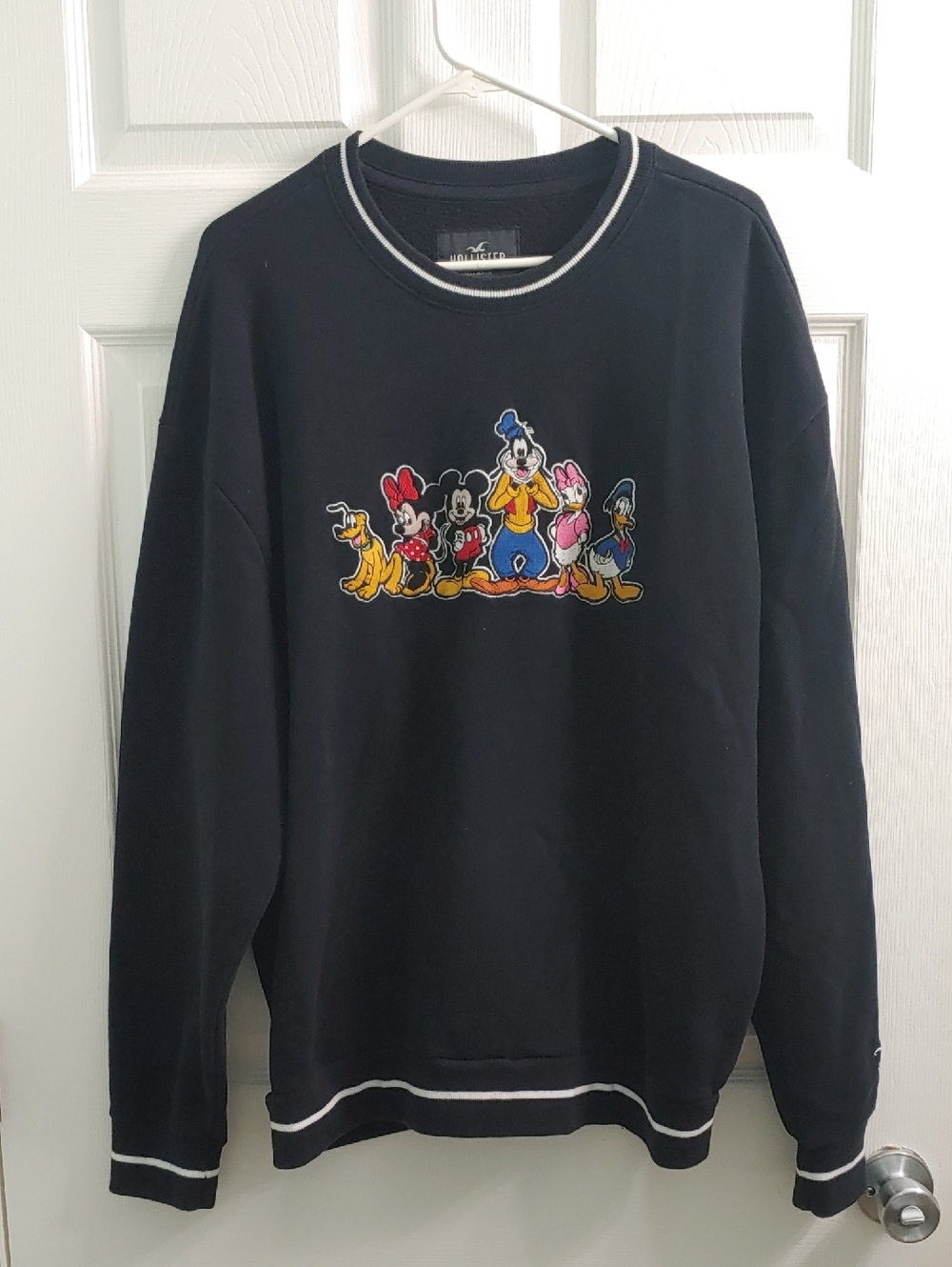 Hollister X Disney Mickey Mouse Sweatshirt Embroidered Black Crewneck Unisex XL